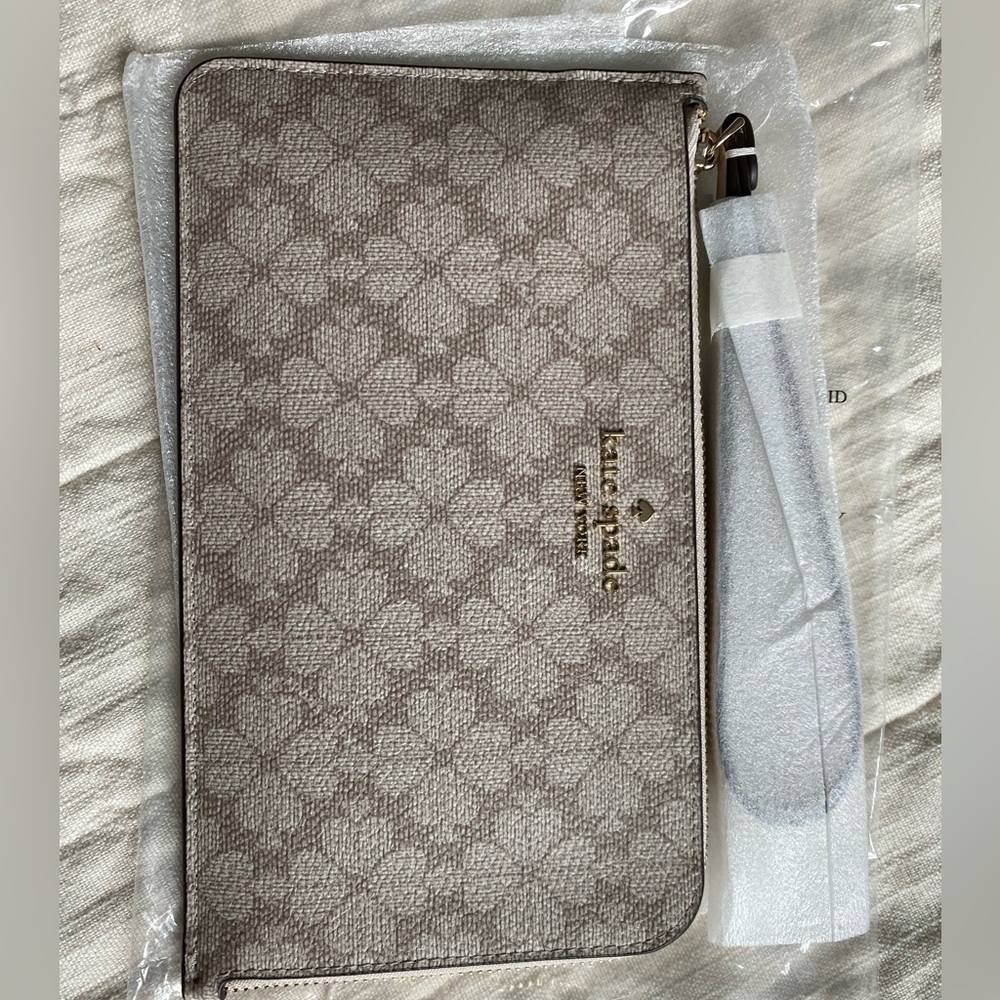 New Kate Spade wrist bag